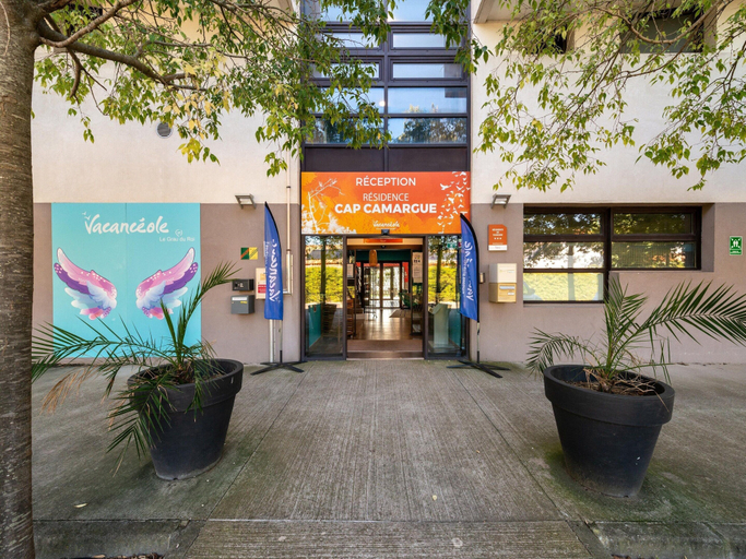 Reception, AC Apartment with Pool View for 4, Gard