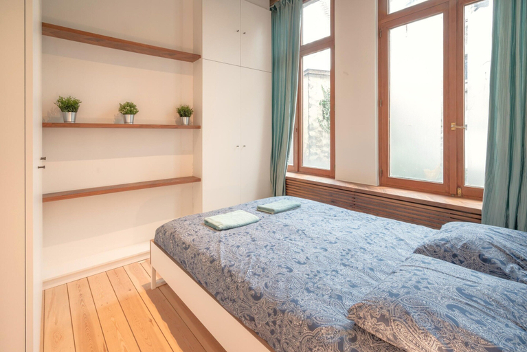Room 4, Apartment for 6 with Antwerp City Views, Antwerpen