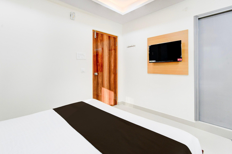 Room 2, Single Room Hotel Lanco Hills, Hyderabad