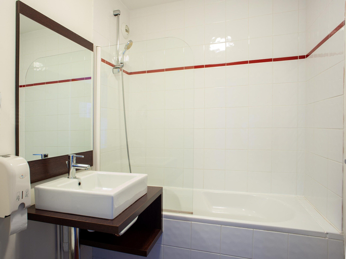 Bathroom, Cozy 2-person Studio in Correze, Côtes-d'Armor