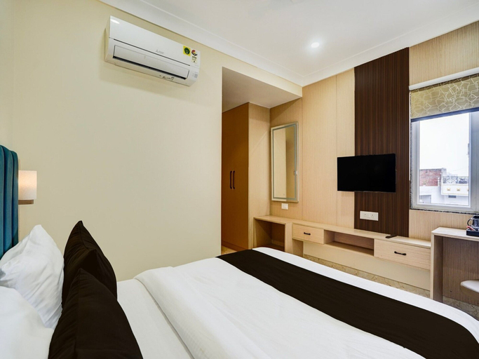 Room 2, Saver Double Banaras Sri Hari Inn, Varanasi