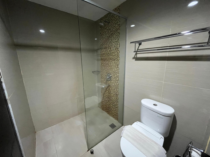 bathroom 9