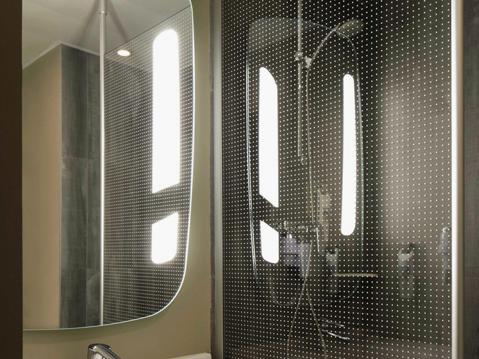 Bathroom 4, ibis Porto Gaia, Vila Nova de Gaia