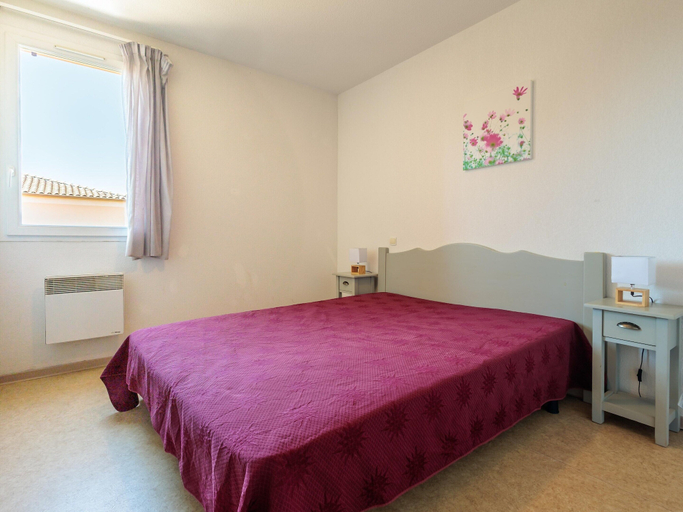 Room 4, Sunlit Provençal House with Terrace, Vaucluse