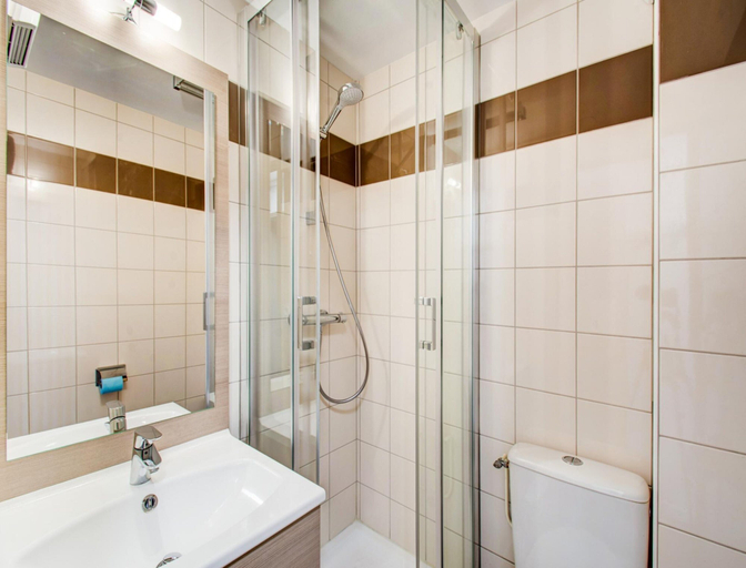 Bathroom 4, 8-guest 3-bedroom Apartment, Hautes-Pyrénées