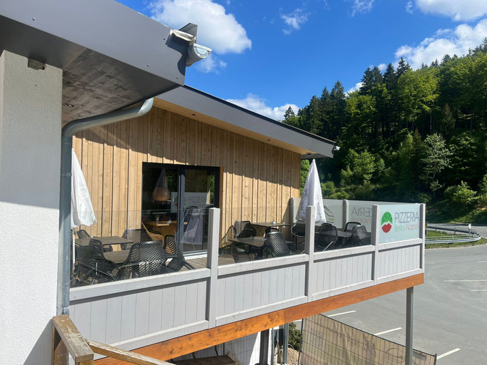 Outdoor dining 5, Moderne Wohnung an der Skipiste Nahe Winterberg, Hochsauerlandkreis