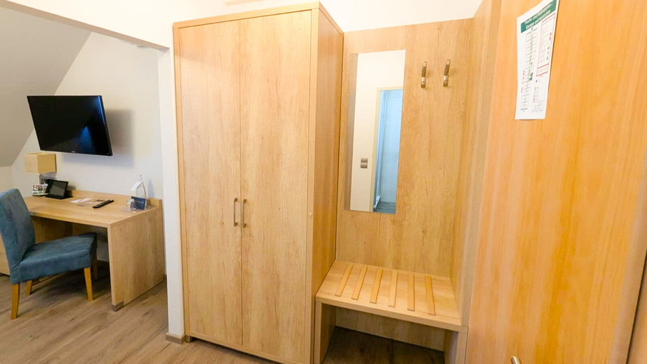 Bedroom 4, Bernstein Acamed Resort, Salzlandkreis