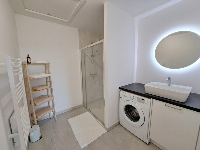 Bathroom 3, Apartment in Plouarzel, Finistère