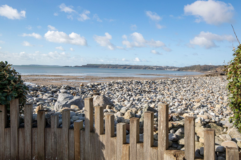 Room 2, Smugglers Cove - Short Walk to Beach, Pembrokeshire