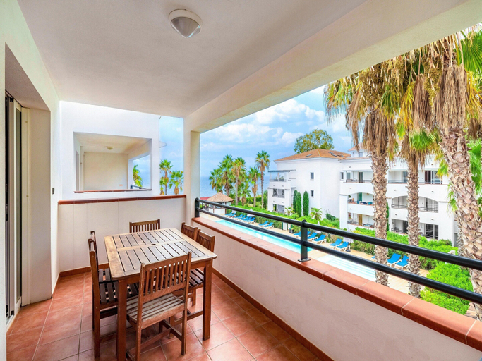 Balcony 4, Corsican Seaview Coastal Stay for 6, Haute-Corse