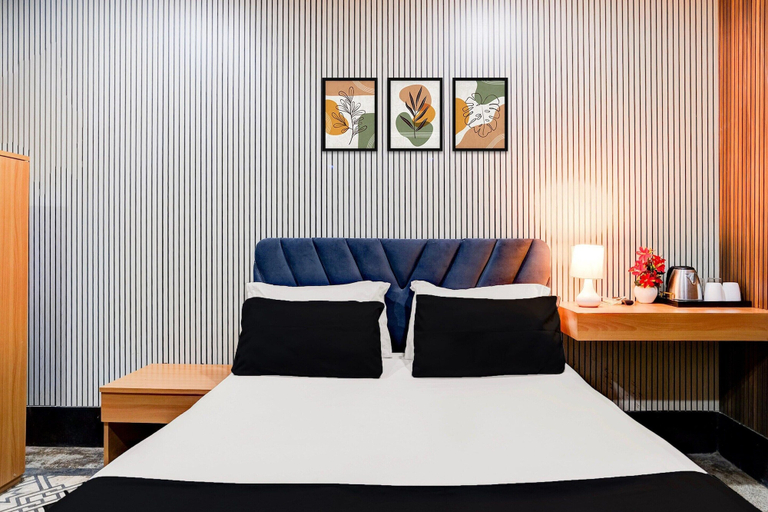 Room 5, Deluxe With Balcony Hotel Aaghnya, Kamrup Metropolitan