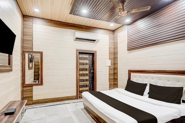 Bedroom 2, Mayur Resort, Mathura