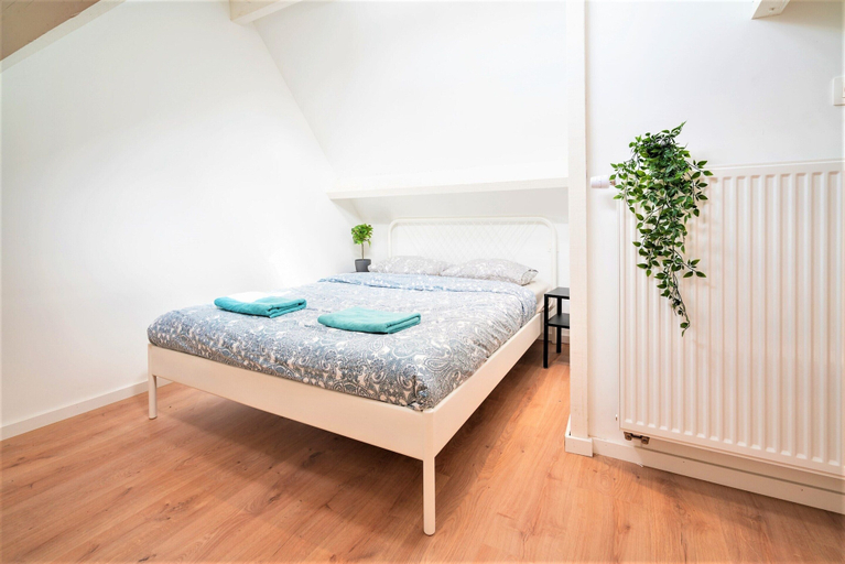 Room 4, Saint Pauls Apartment for 12 guests, Antwerpen
