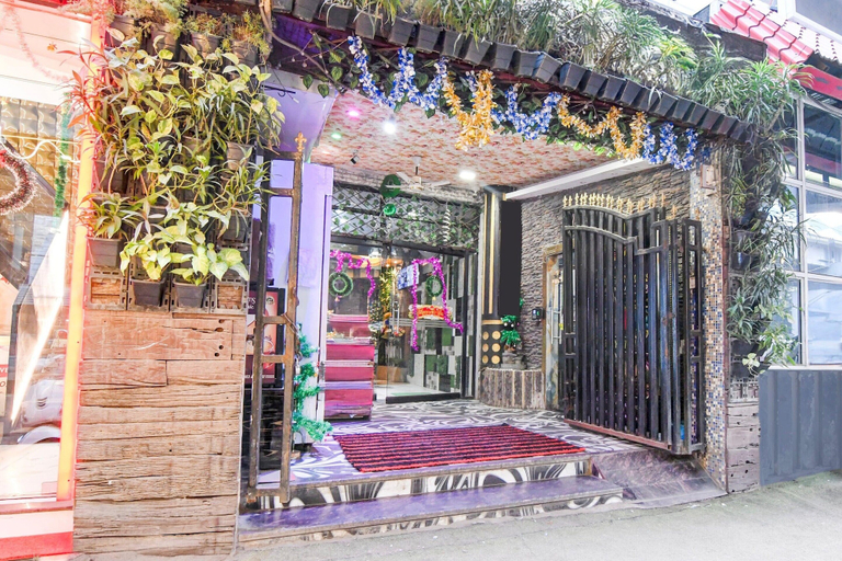 Reception 2, Classic With Balcony Circus Avenue Road, Kolkata
