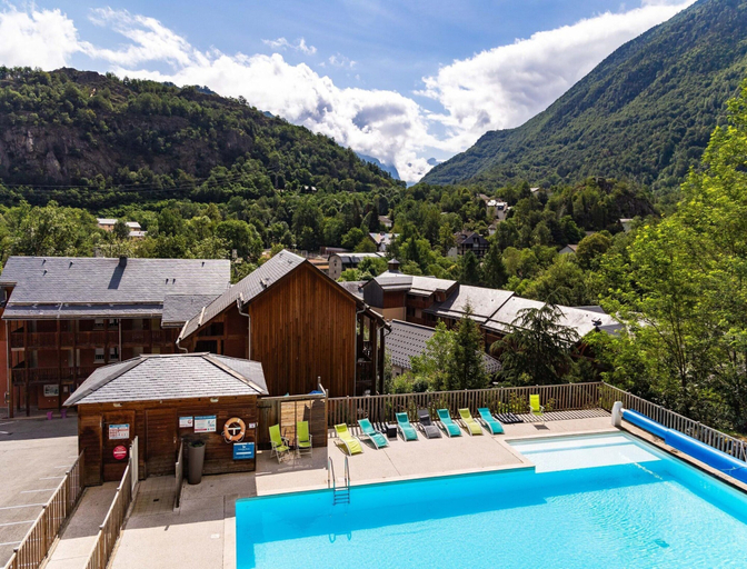 Pool 5, Apartment for 6 in Ax-les-thermes, Ariège