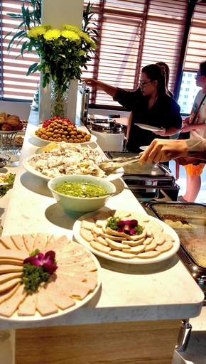 Food & Drinks