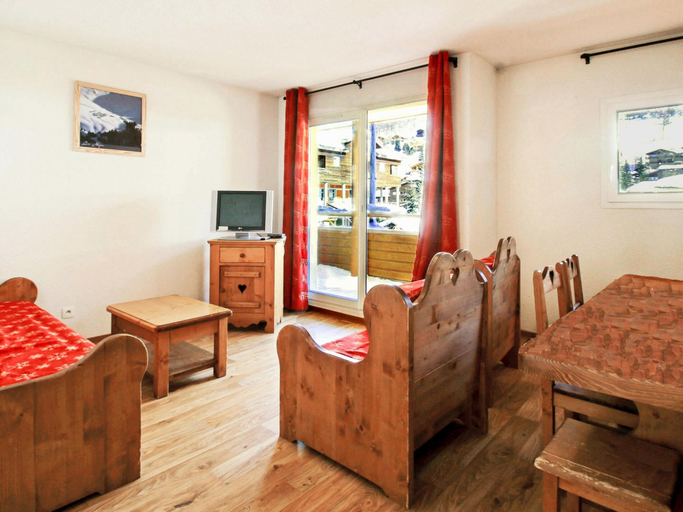 Living room 4, Spacious Alpine Stay for Seven, Alpes-de-Haute-Provence