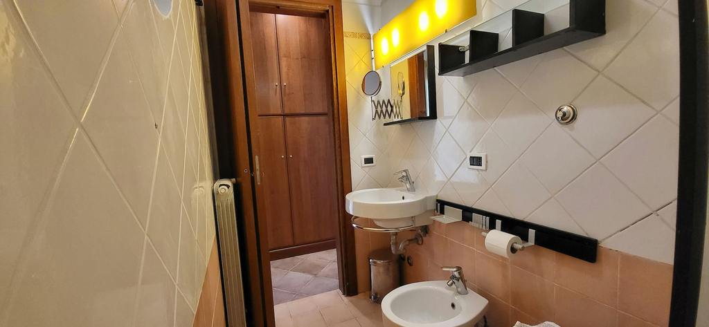 Bathroom 4, La Casetta con Giardino al Pigneto, Rome