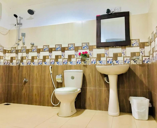 Bathroom, Helly mount inn, Ella