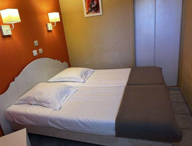 Room 5, Sea-close Apartment for 2, Pyrénées-Orientales