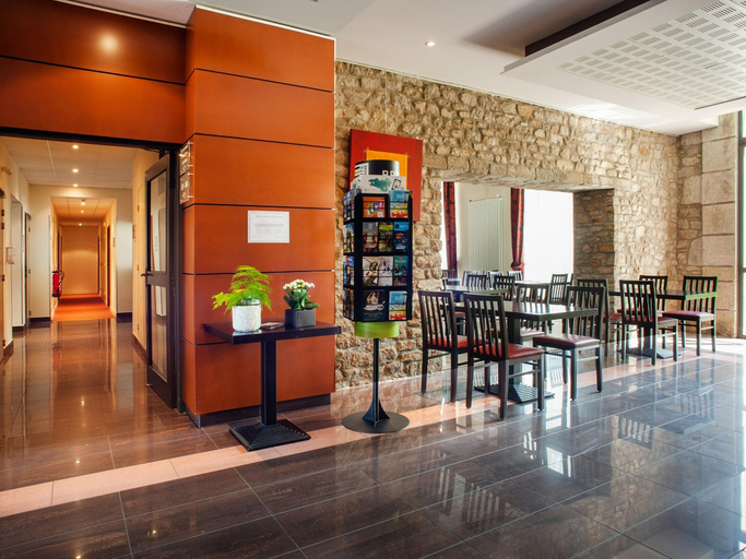 Dining 5, Retreat, Heated Pool & 2 Beds, Côtes-d'Armor