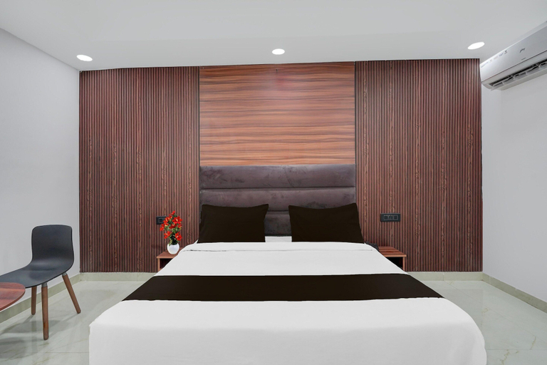 Room 3, Super Collection O Sector 18 Metro Station, Gautam Buddha Nagar