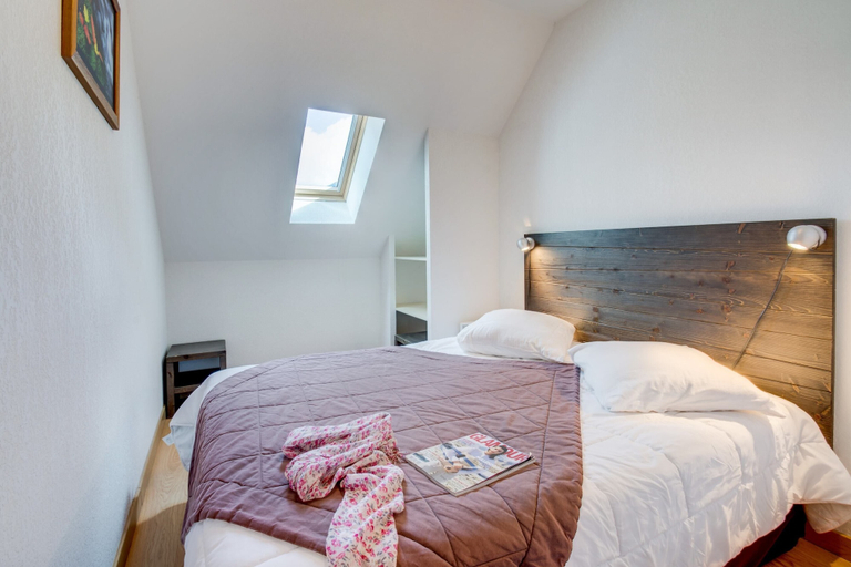 Room 4, Loudenvielle Stay With Alpine Views, Hautes-Pyrénées