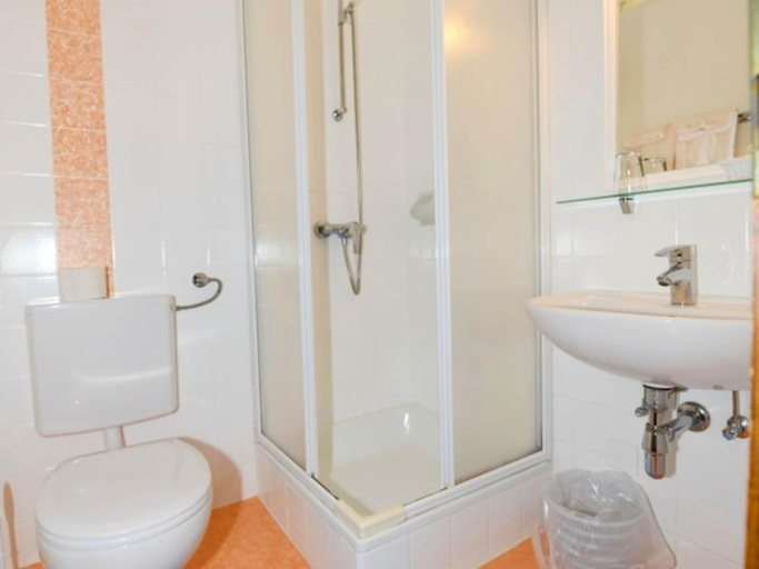 Bathroom 5, Hiking and Wellness Getaway, Sankt Veit an der Glan