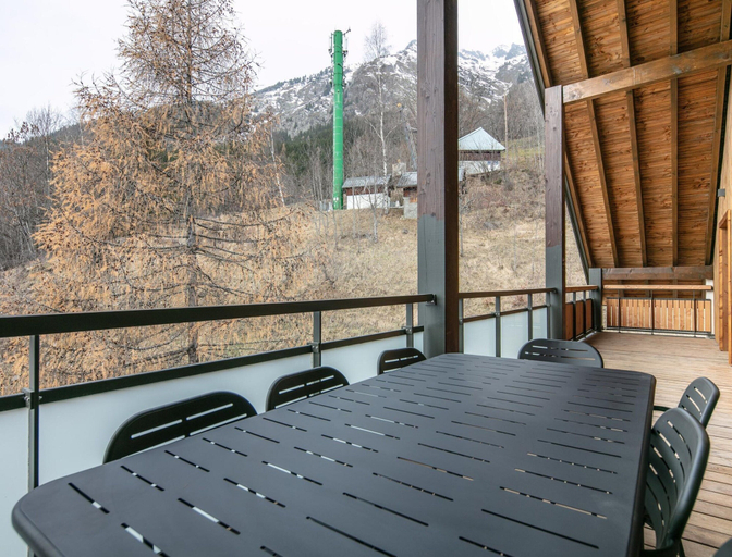 Balcony 2, 10-person Apartment With Balcony, Isère