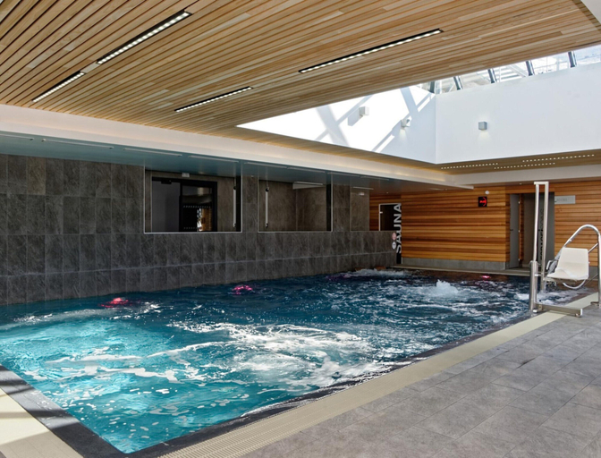 Pool 2, Large Alpine Base for 9 Near Slopes, Hautes-Pyrénées