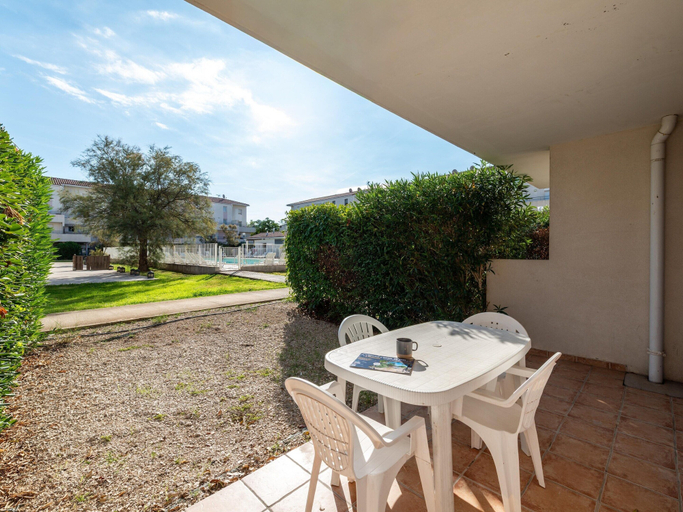 Balcony, Pool View Apartment by the French Marina, Gard