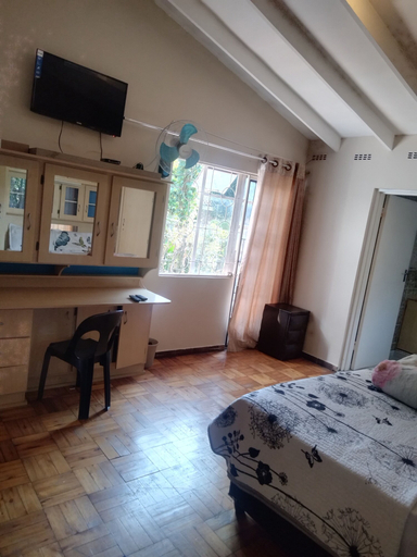 Room 5, J & J Paradise Guesthouse, Umgungundlovu