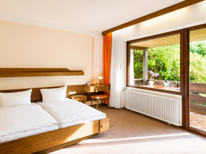 Bedroom 3, Black Forest River Side Hotel, Freudenstadt