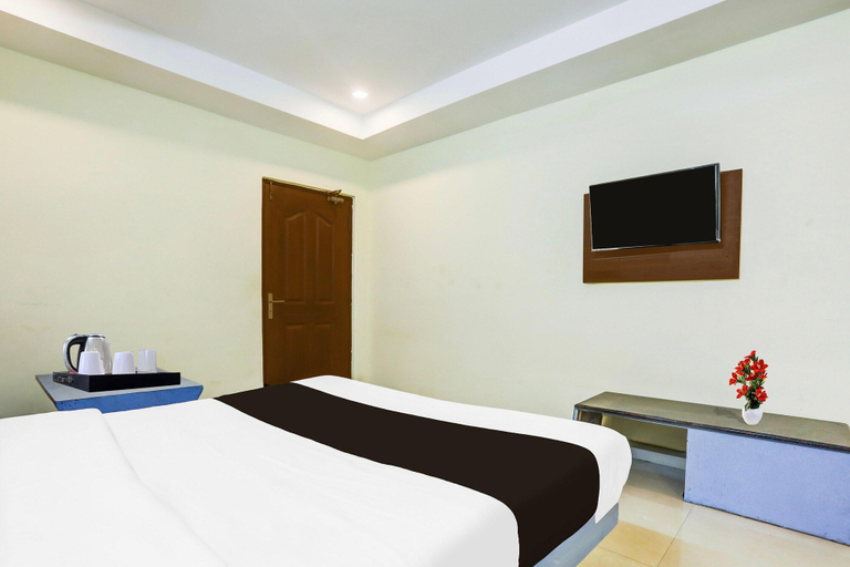 Room 5, Deluxe Hotel Rama Royal, Nellore