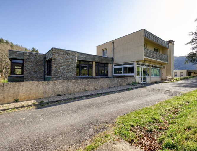 Exterior 4, 3-person Lakefront Stay in Miremont, Puy-de-Dôme