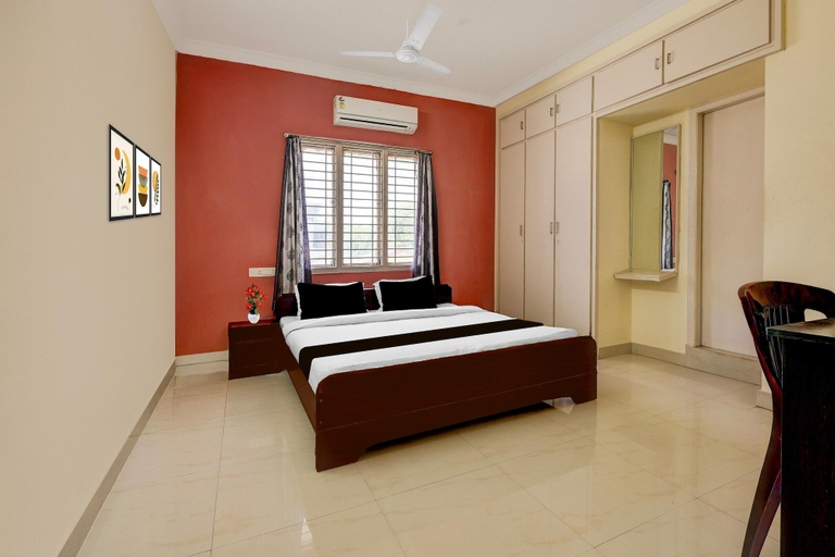 Room 4, Classic Room Stay Inn Luxury, East Godavari