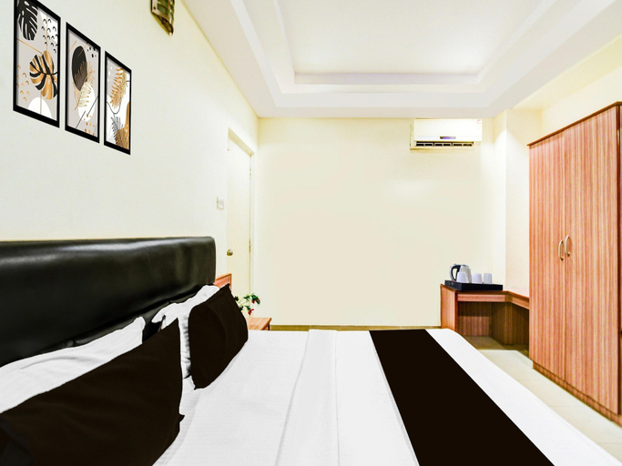 Room 4, Super Deluxe Roomred Hills Sitara Grand, Hyderabad