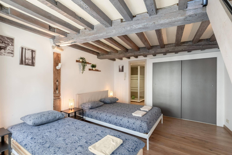Room 5, Spacious 11-person Stay in Antwerp, Antwerpen