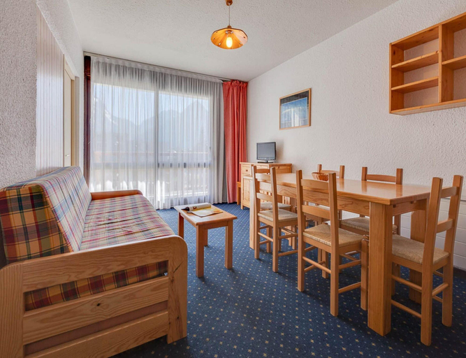 Dining, Snowfront Stay for Four Guests, Isère