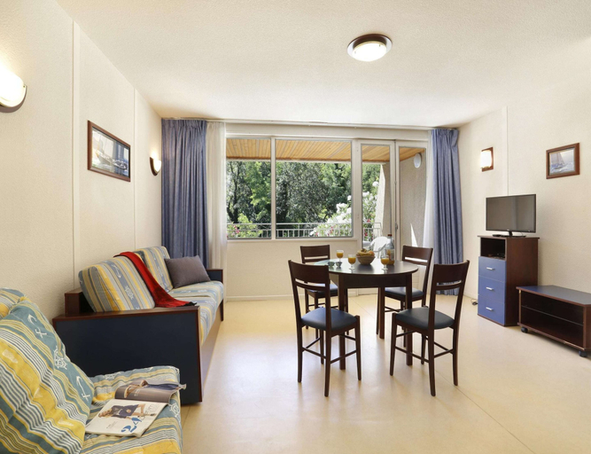 Dining 5, Nature-focused Studio for 5, Ardèche