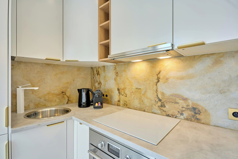 Private kitchen 2, Charming Apartment in Beaubourg - Le Marais, Paris