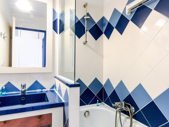 Bathroom 5, Apartment in Le Barcares With Pool, Pyrénées-Orientales