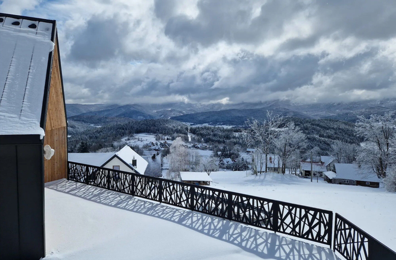 View from property 4, House With a Garden and a View of the Mountains, Sucha