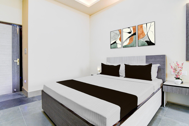 Room 5, Deluxecollection O Joka Industrial Plaza, South 24 Parganas