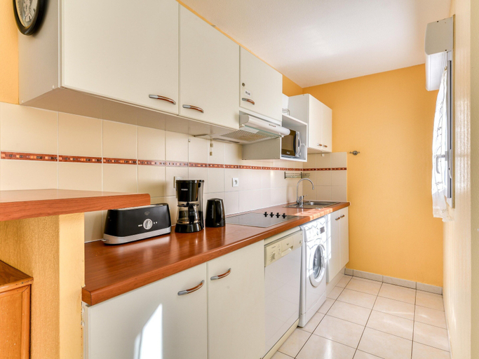 Private kitchen, 6-guests Seaview Stay in Valras Plage, Hérault