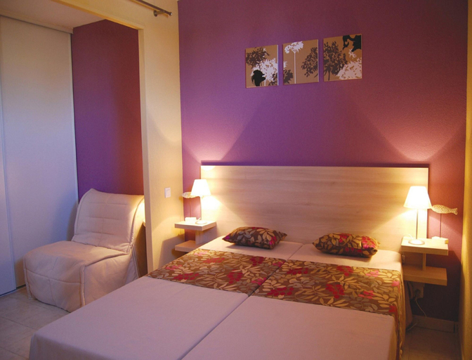 Room 2, Holiday Home in Torreilles With Shared Pool, Pyrénées-Orientales