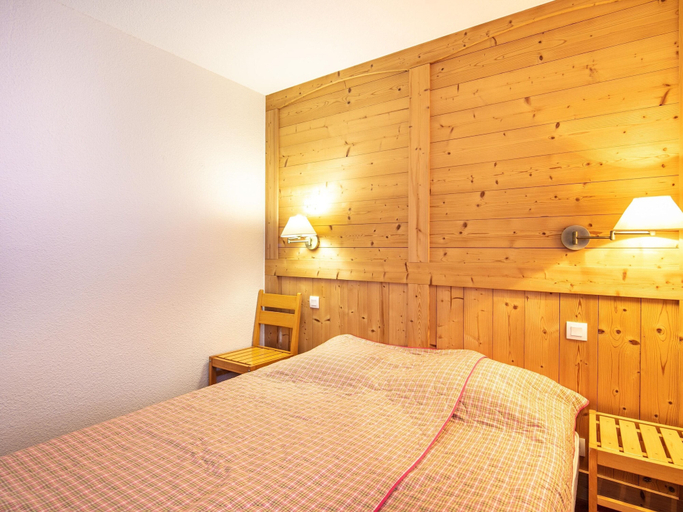 Room 4, Large Alpine Family Stay in Doucy, Savoie