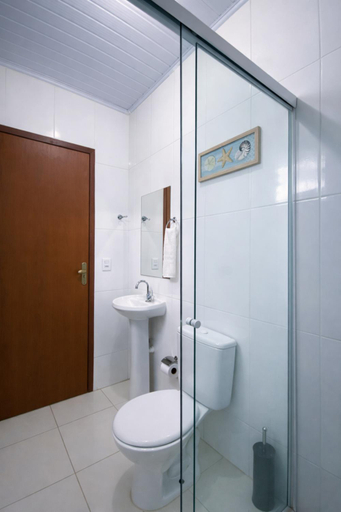 Bathroom 4, Pousada Familiar I 5 min de carro do centrinho I Piscina, cafe e estacionamento, Parati