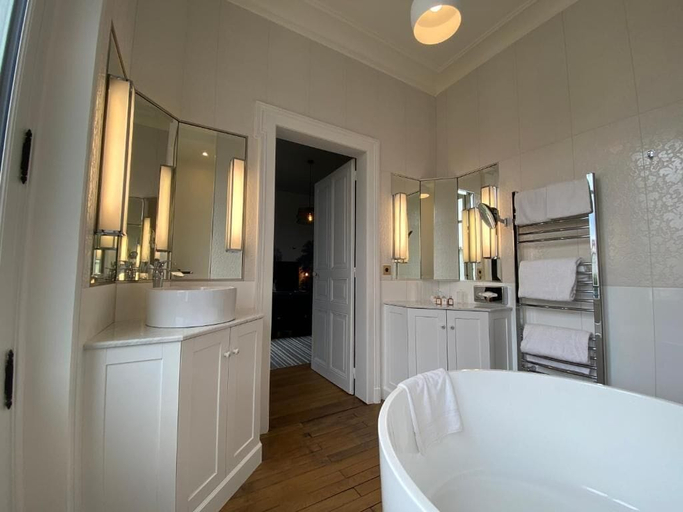 Bathroom 2, Villa Gabriel Maison Blanche Chartres, Eure-et-Loir