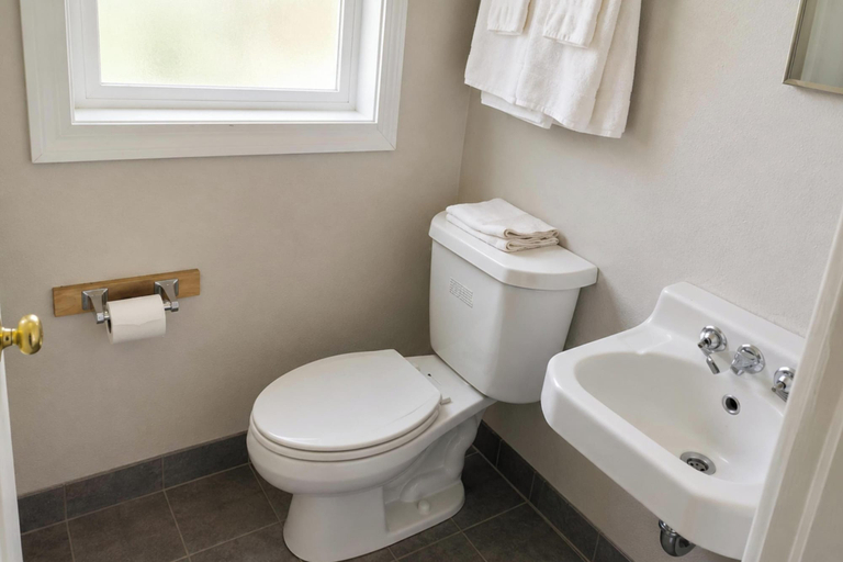 Bathroom 4, Budget Lodge by OYO Portland West, Multnomah